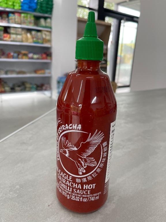 Tương ớt Sriracha Eagle Hot Chilli Sauce 740ml