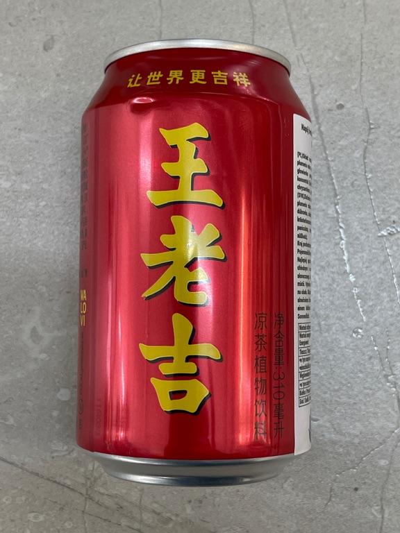Nước giải khát thảo mộc Wang Lao Ji 310ml