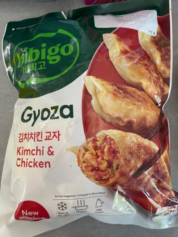 Bibigo Gyoza Kimchi & Gà 400g