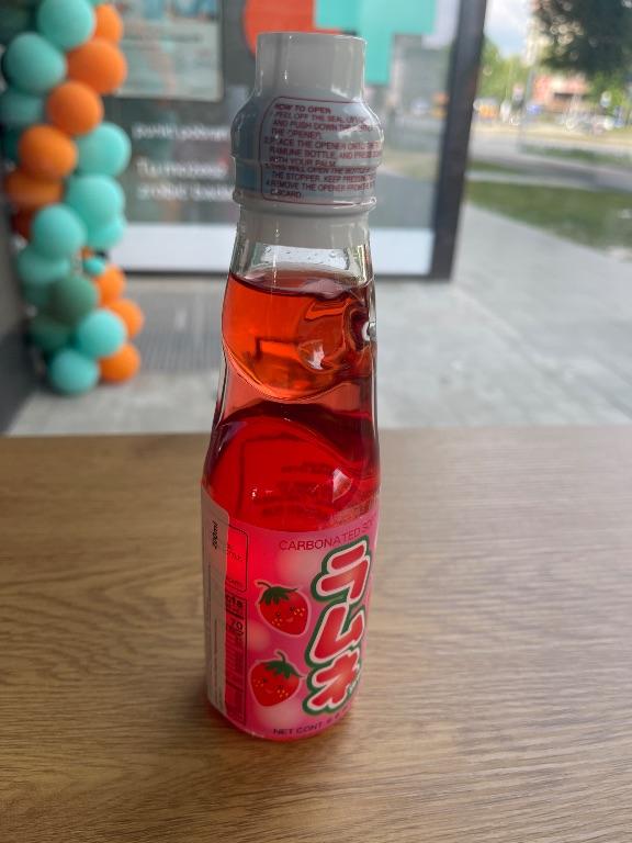 Nước ngọt có ga hương dâu Ramune