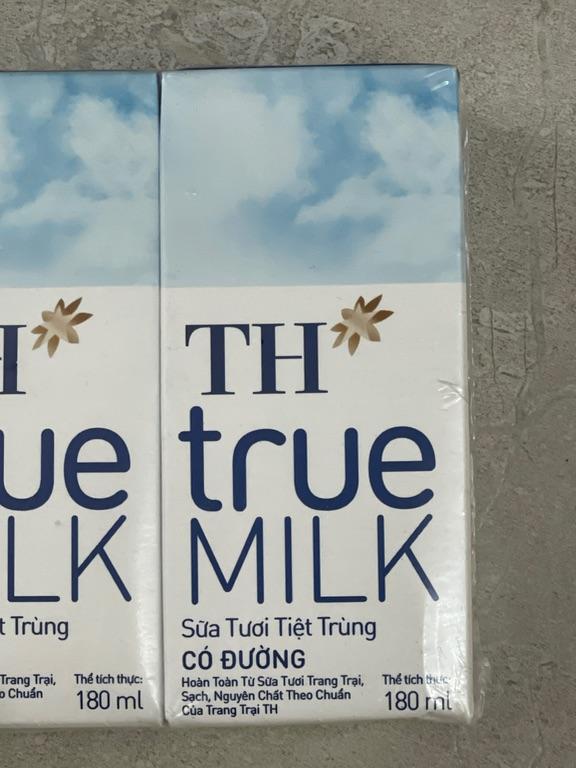 Sữa Tươi Tiệt Trùng TH true MILK Có Đường 180 ml