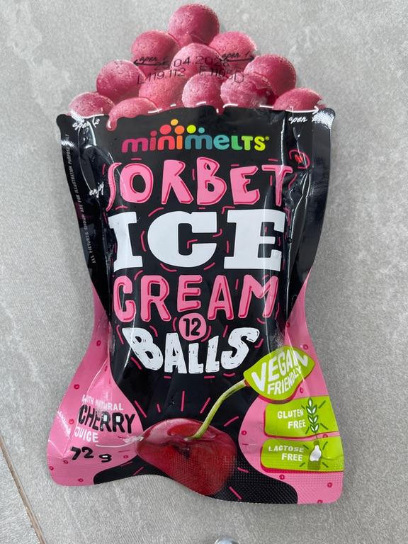 Mini Melts Sorbet Ice Cream Balls vị Cherry 72g