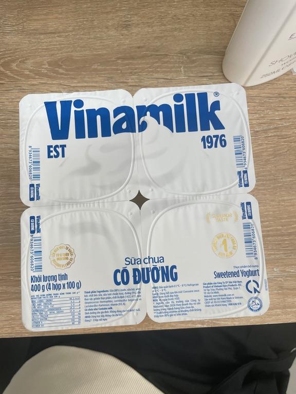 Sữa chua Vinamilk có đường 400g (4 hộp x 100g)