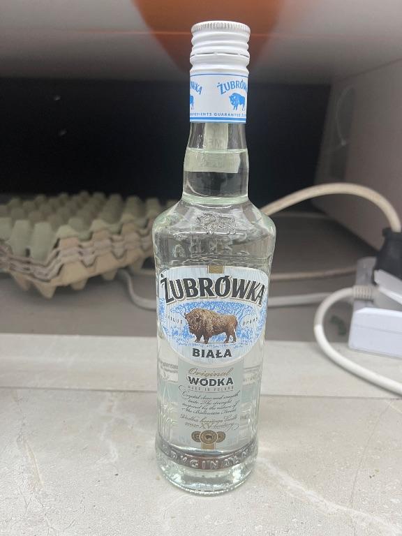 Rượu Vodka Żubrówka Biała 500ml