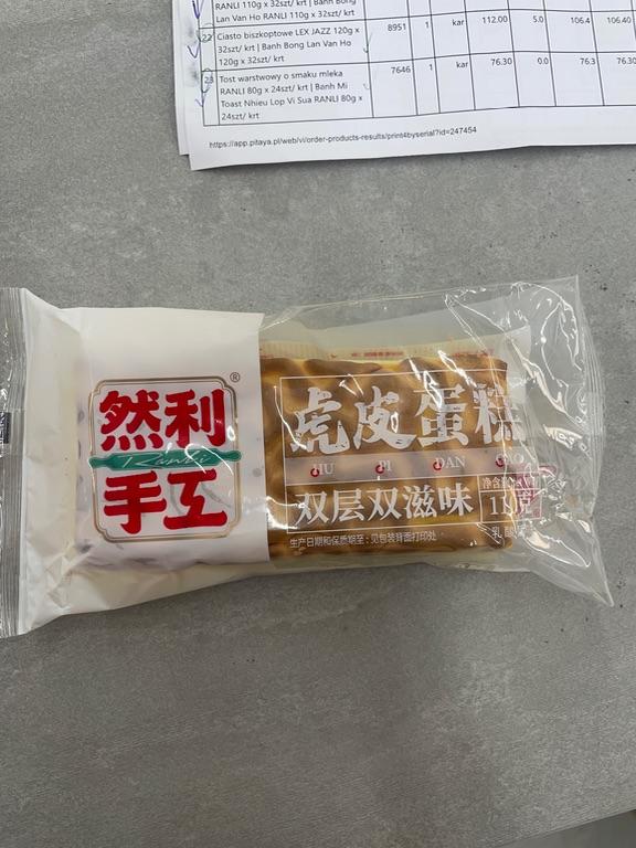 Bánh bông lan cuộn nhân kem Ranli 110g