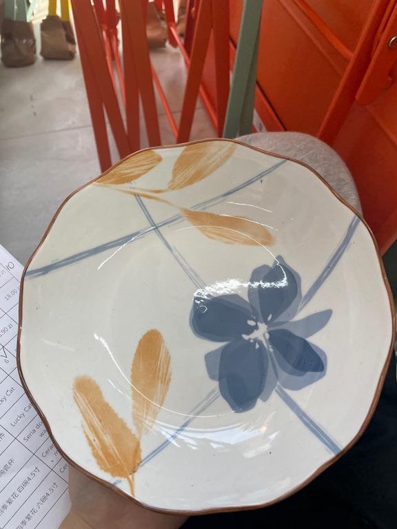 Đĩa gốm sứ họa tiết hoa
