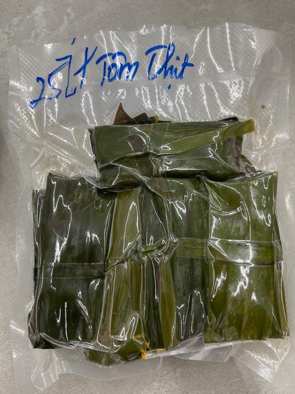 Bánh bổn lọc nhân tôm thịt