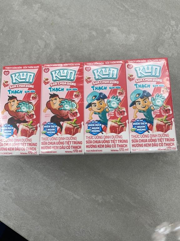 Sữa chua uống Kun hương kem dâu cố thạch 170ml